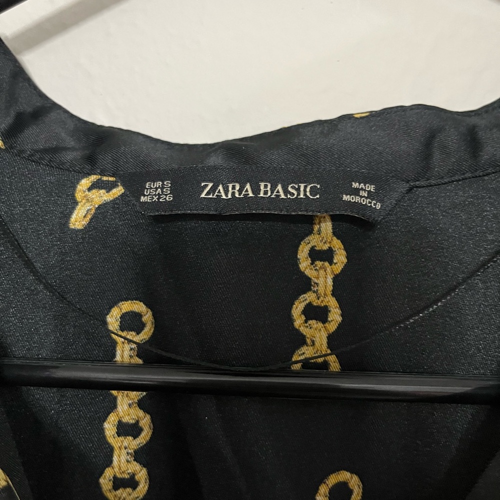 Zara Black Blouse with Gold Chain Pattern - Picture 4 of 4